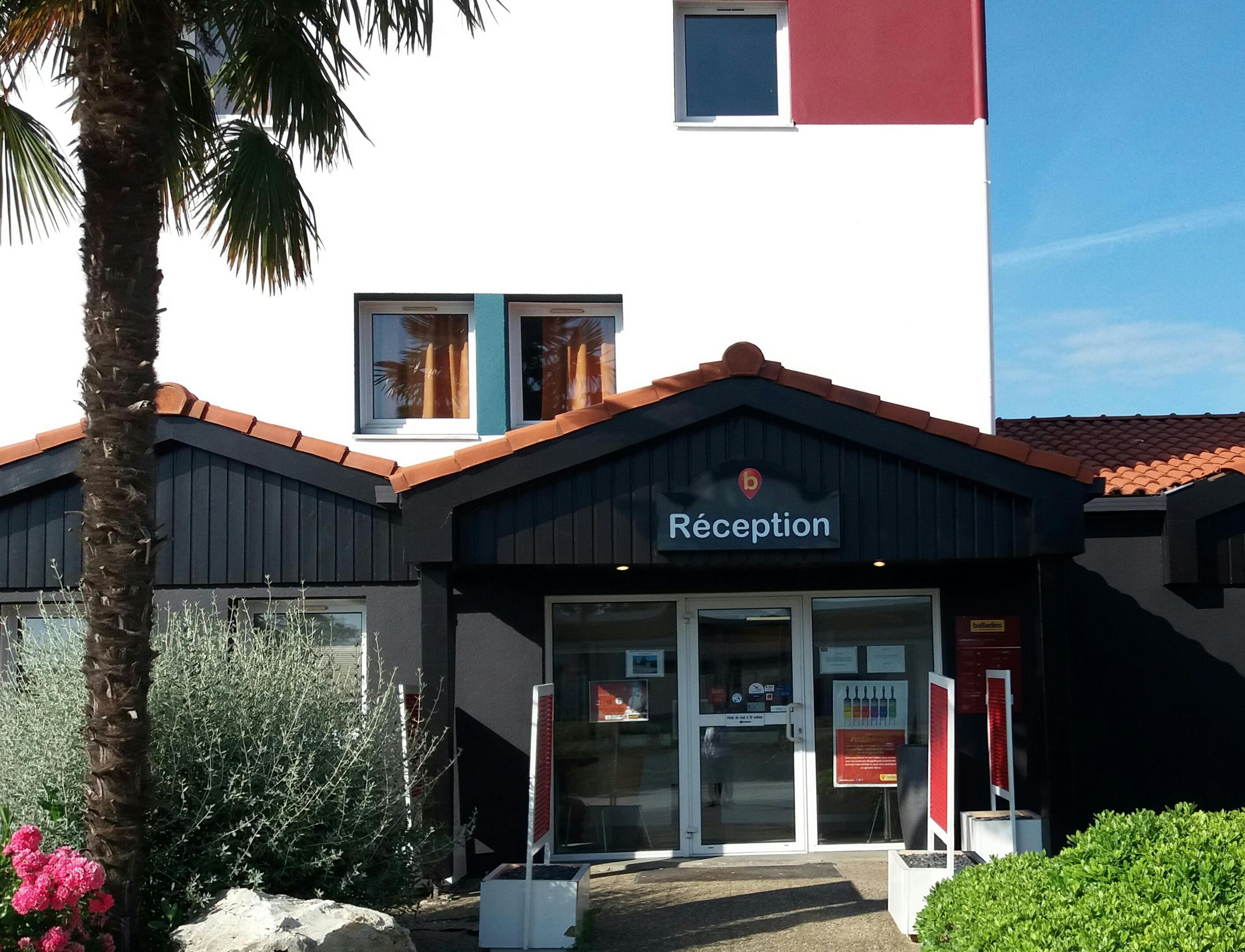 Kyriad Direct Agen Castelculier Exterior photo